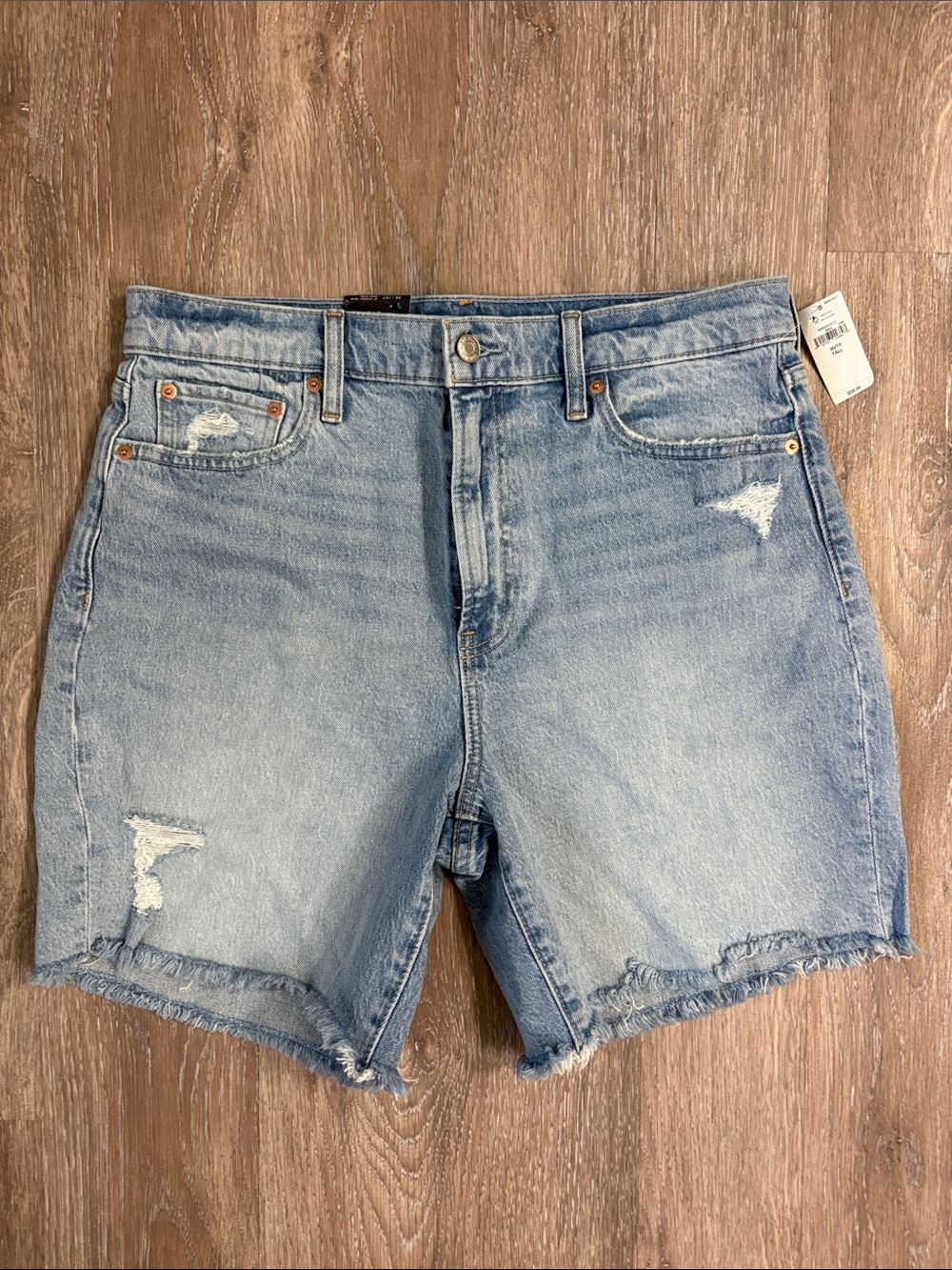 Gap cut off shorts